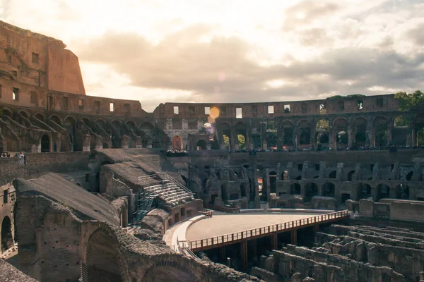 Inne i Colosseum i Rom, Italien. Unescos världsarvslista — Stockfoto