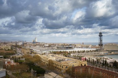 Barselona, İspanya. Mart 2021: Barselona şehrinin İspanya 'daki Miramar bahçelerinden manzarası