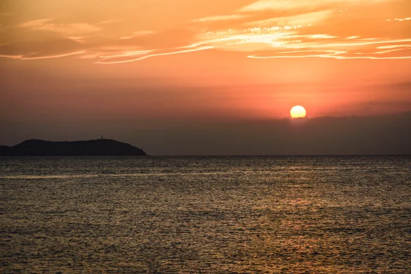 Sonnenuntergang Zeit in Ibiza, Mittelmeer. — Stock fotografie