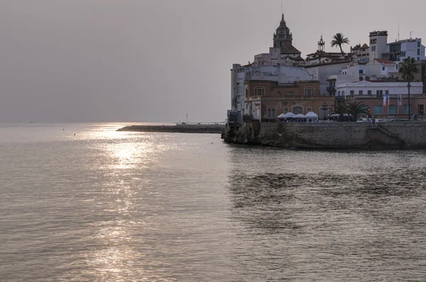 シッチェス、スペインの地中海の夕日 — ストック写真