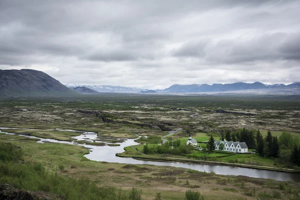 Paisaje desde el lago Thingvallavatn en Islandia. Thingvellir. — Foto de Stock