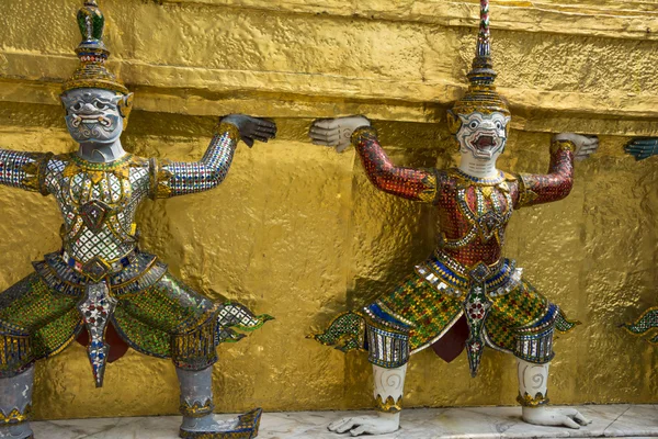 Standbeeld in Wat Phra Kaew Tempel, Bangkok, Thailand — Stockfoto