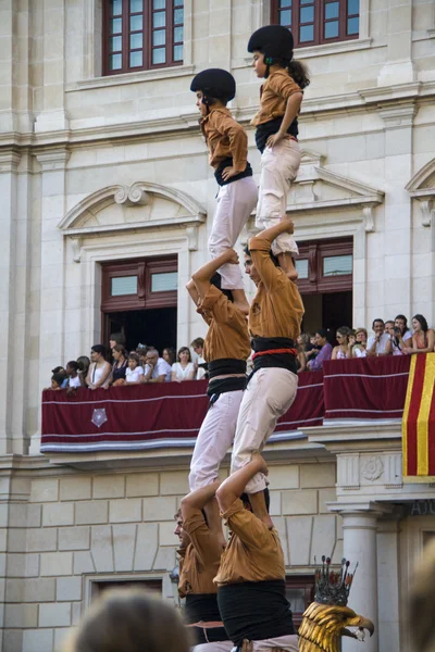 Lidské věže prováděné umění castellers — Stock fotografie