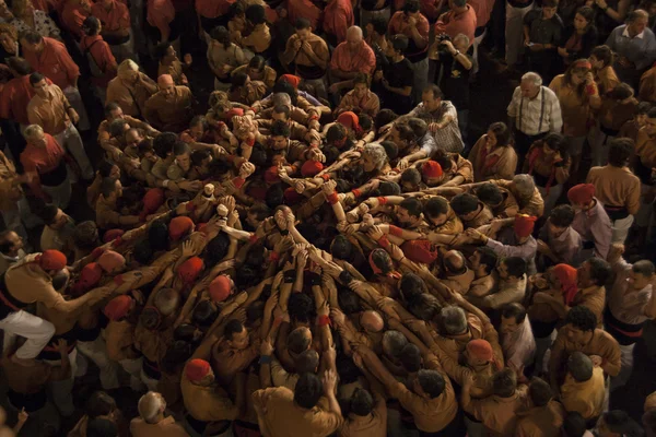 Torre humana realizada por castellers — Foto de Stock