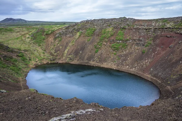 Kerid, wulkaniczne jezioro kraterowe. Islandia — Zdjęcie stockowe