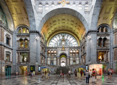 Ünlü Art Deco iç Antwerp ana istasyonu, Belçika