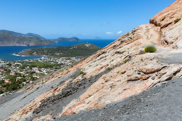 Letecký pohled na Vulcano, Liparské ostrovy poblíž Sicílie, Itálie — Stock fotografie