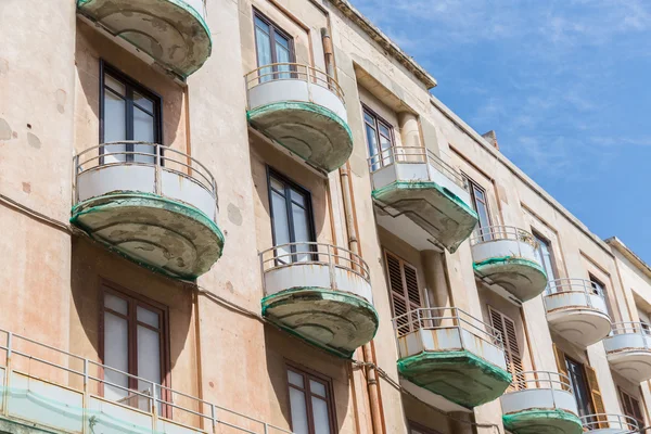 Huizen met balkon aan Syracusa, Sicilië — Stockfoto