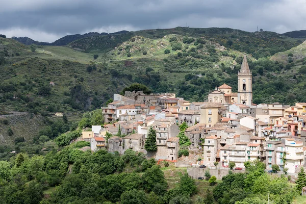 View at Novara di Sicilia, mountain village of Sicily — Stock Photo, Image