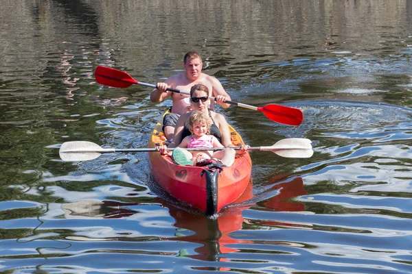 Family in Kayak at river Ourthe near La Roche-en-Ardenne, Belgium — Stock Photo, Image