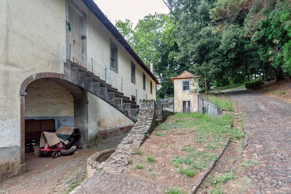 Oude boerderij met schuur in de heuvels van Madeira Eiland — Stockfoto