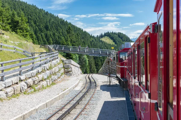 Wolfgang yakınlarındaki Schafberg 'e giden Cog Demiryolu Avusturyalı Wolfgangsee — Stok fotoğraf