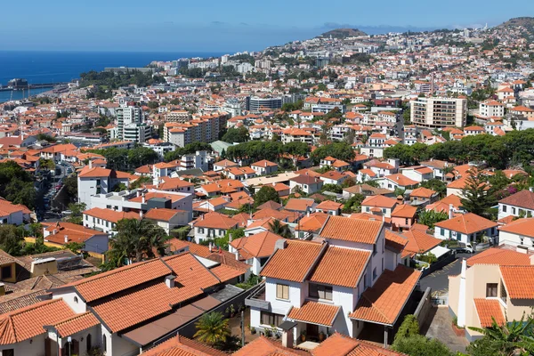 Vista aérea de Funchal, capital de la isla de Madeira — Foto de Stock