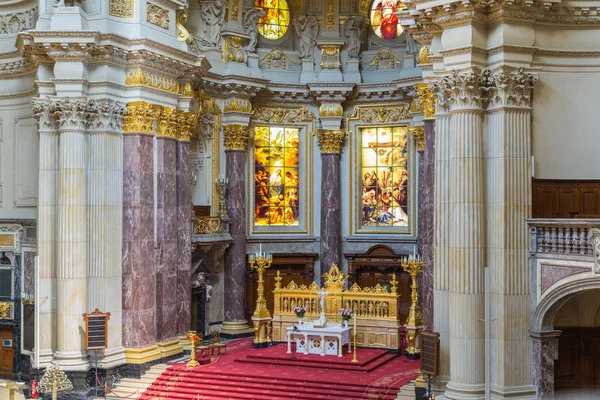 Altar of Berliner Dom, biggist church of Berlin, Germany — Stock Photo, Image