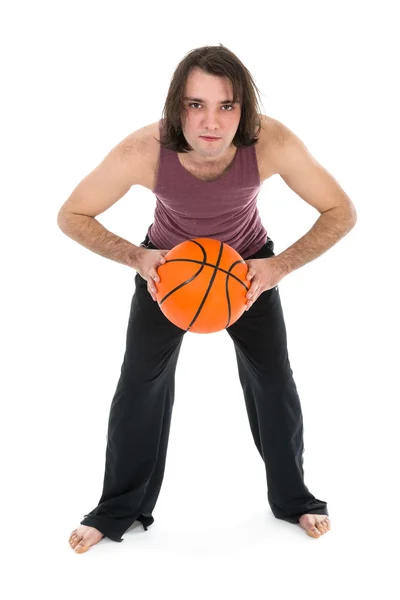 Hombre en ropa deportiva jugando baloncesto sobre blanco — Foto de Stock