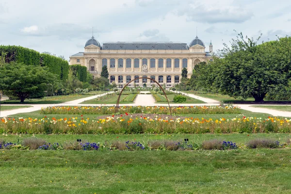 Městský park Jardin des rostliny s natural history museum v Paříži — Stock fotografie