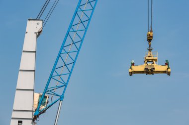 Bağlantı noktası vinç transipment, yük konteynırları için