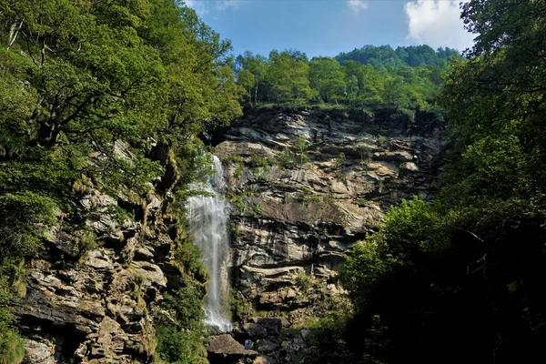 Cascata Val Moett Cascada Vista Valle Verzasca Suiza — Foto de Stock