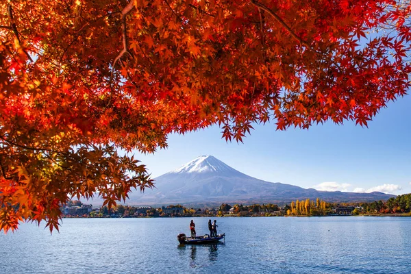 Reflexión Montaña Fuji Hojas Arce Rojo Con Niebla Matutina Otoño — Foto de Stock