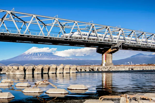 Japonsko Ledna 2019 Vysokorychlostní Vlak Shinkansen Běžel Mostě Přes Řeku — Stock fotografie