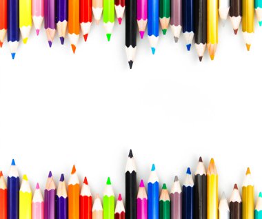 Beyaz Kağıt Arkaplanda Renkli Kalemler