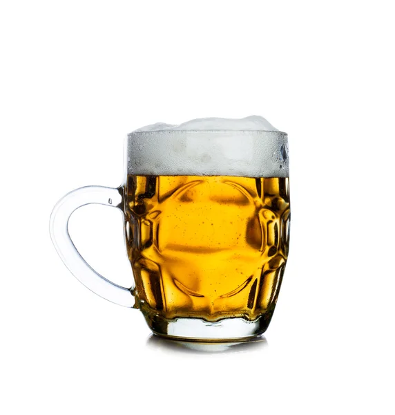 Ποτήρι μπύρας που απομονώνεται σε λευκό φόντο — Φωτογραφία Αρχείου