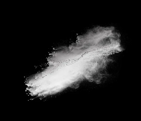 Bílá prášek výbuch izolované na černém pozadí — Stock fotografie