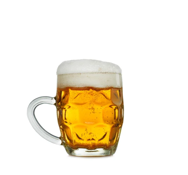 하얀 배경에 분리되어 있는 차가운 가벼운 맥주 잔 — 스톡 사진