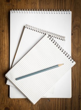 defter ile bir odun pencile