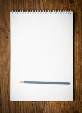 pencile tarihinde ahşap ile defter