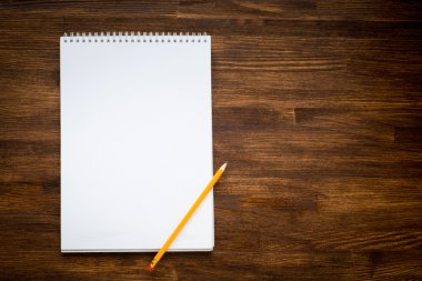 pencile tarihinde ahşap ile defter