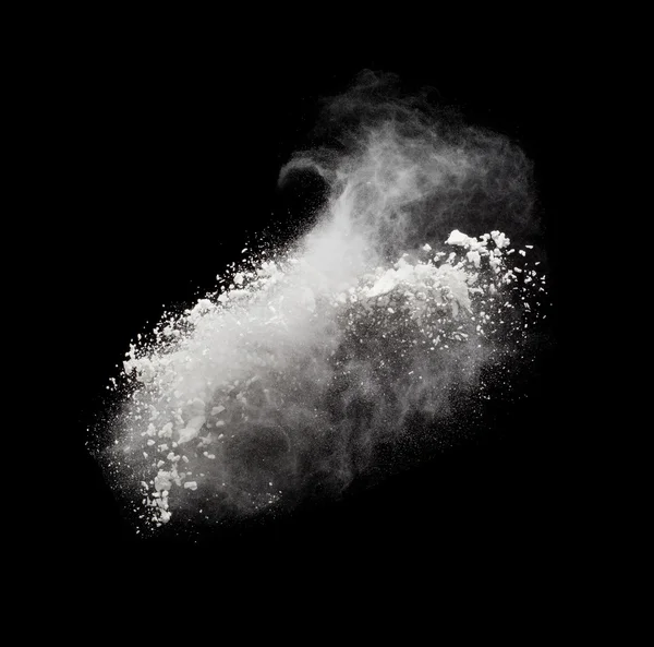 Congelar movimiento de explosión de polvo blanco, aislado en negro. Diseño abstracto de la nube de polvo blanco. Las partículas explosión salvapantallas, fondos de escritorio con espacio de copia. Concepto de creación de planeta — Foto de Stock