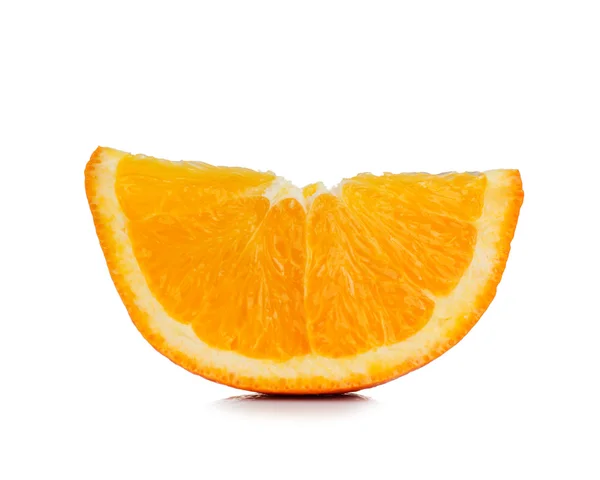 Orange frukt på vit bakgrund, färskt och saftigt — Stockfoto