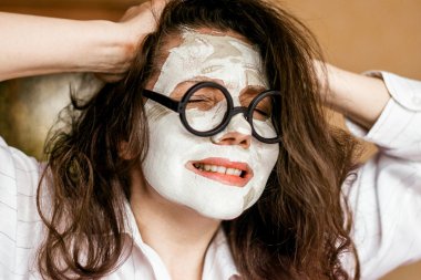 saçlarını yolmak kız