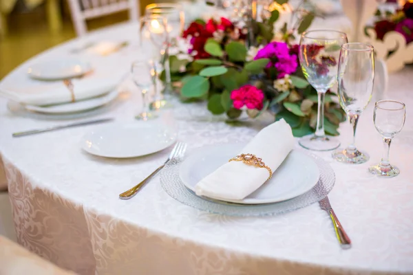 Dukat bord för bröllop eller annan tillagad middag — Stockfoto