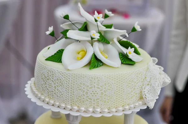 Hochzeitstorte mit Fondant dekoriert — Stockfoto