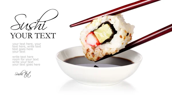 Sushi met sesamzaad, chop sticks en soja saus — Stockfoto