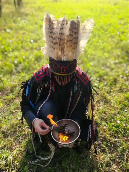Shaman Performs Ritual Burning Grass — Stock Photo, Image