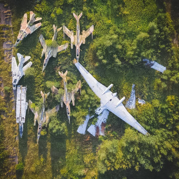 Aviones Combate Abandonados Viejo Aeródromo Aviones Combate Abandonados Antiguo Aeródromo — Foto de Stock