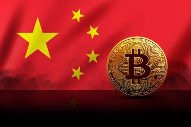 Çin bayrağı arka planında altın Bitcoin para. şifreleme para birimi kavramı