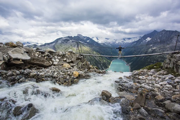 Schlegeis çocukla alan hiking — Stok fotoğraf