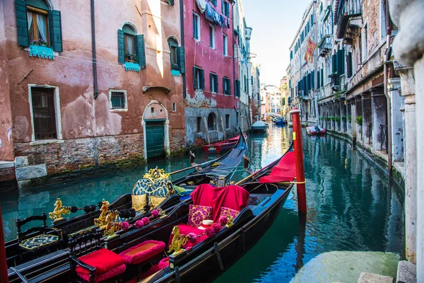 Traditional luxury gondolas — Stock Photo, Image