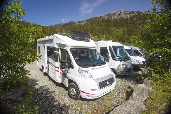 Caravanas y autocaravanas —  Fotos de Stock