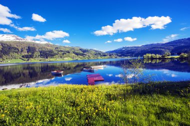 Mayıs ayında Norveç'in büyülü manzara