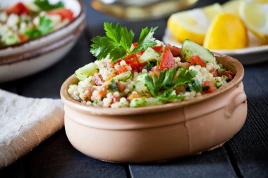 Ferahlatıcı makarna salatası