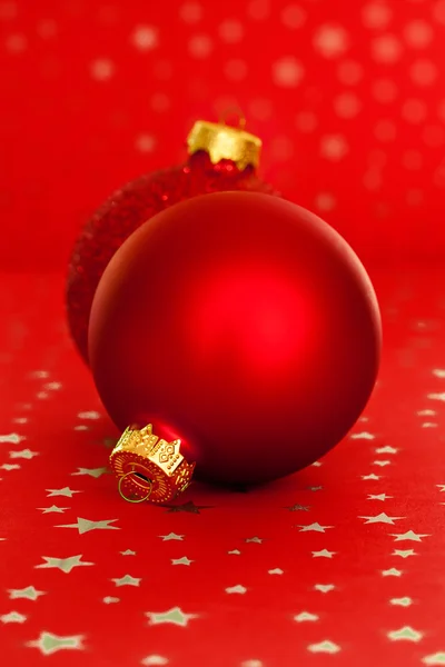 ลูกบอลคริสมาสต์สีแดง — ภาพถ่ายสต็อก