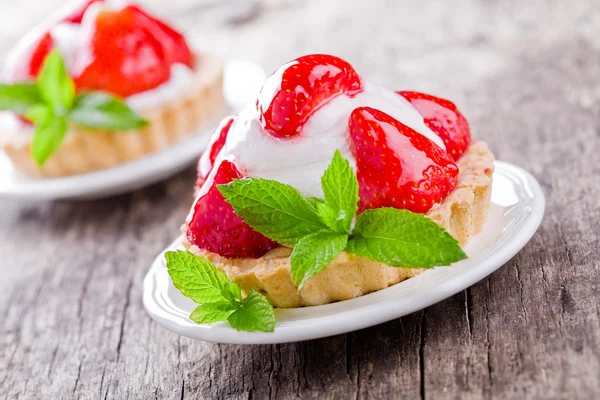 Tiny Strawberry Pies — Stock Photo, Image