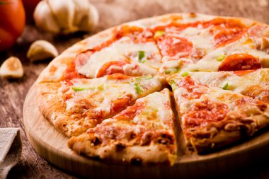 Dilim Peperoni Pizza