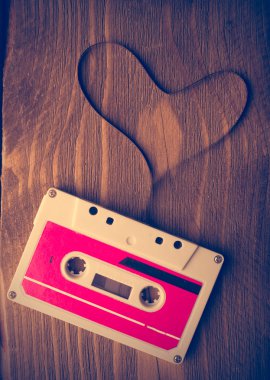Kalp şeklinde ses kaset. Vintage rötuş.