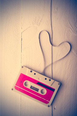 Kalp şeklinde ses kaset. Vintage rötuş.